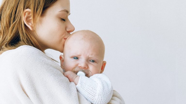 10 Bassinet Options For Small Spaces