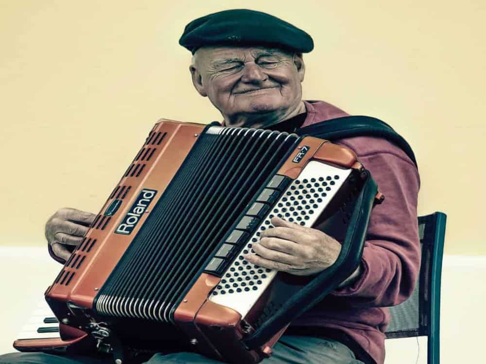 Digital accordion