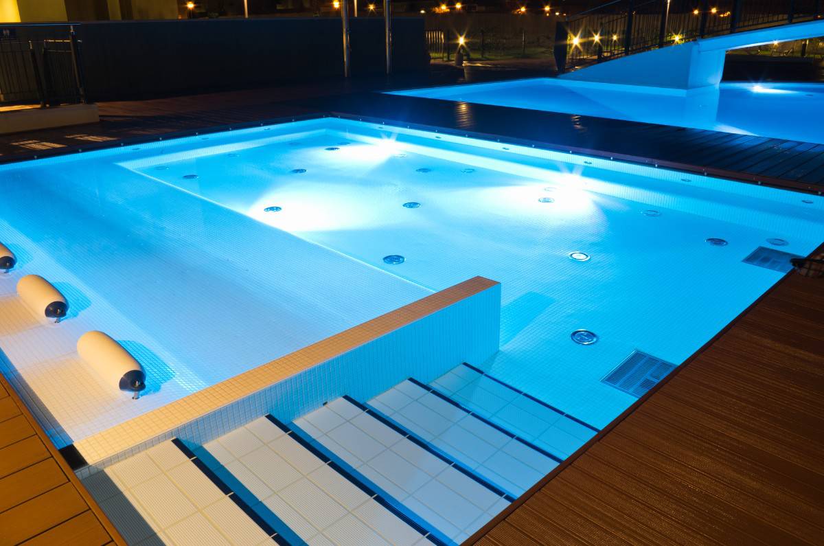 Illuminated spool pool