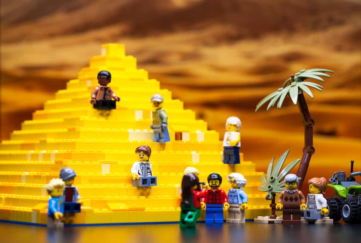 Lego figurines on the pyramid.