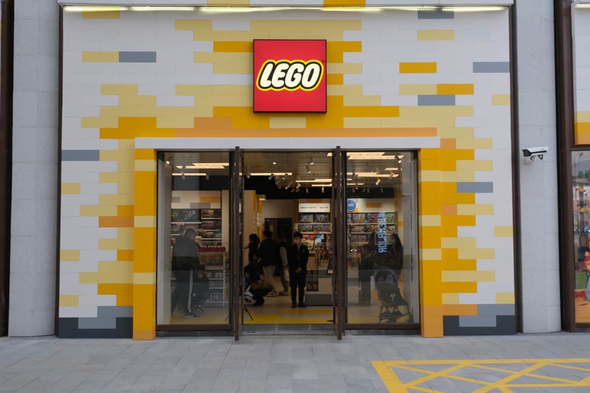 Where Can You Buy Used LEGO Sets? 7 Lego store in Shanghai, China.