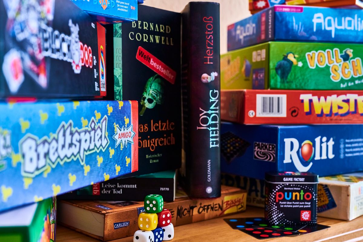 6 Popular Types of Board Game Storage Options 2 Dice and board games sealed in a box.