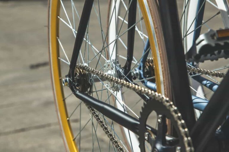 Parts of a Bicycle Chain (Illustration)